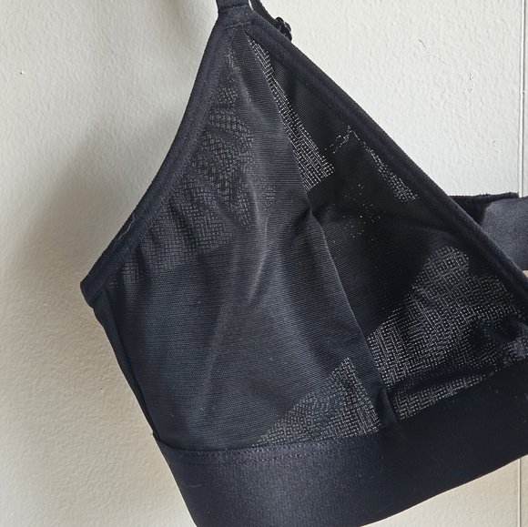 NWOT Old Navy Mesh V-Neck Bralette Top in Women's M - Picture 6 of 14